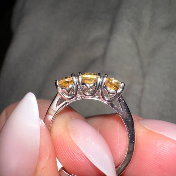 Citrine and Sterling Silver 3 stone band ring size 8 - Picture 4 of 5